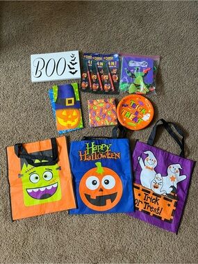 Halloween Decor / Halloween Accessories / Pumpkin Carving Tools and Accessories
